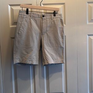 Everlane 7” Slim Fit Performance Chino Shorts Khaki Size 29